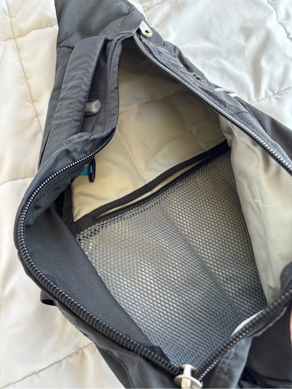 Columbia Sportswear Y2K Sling Bag Black Gray Crossbod… - Gem